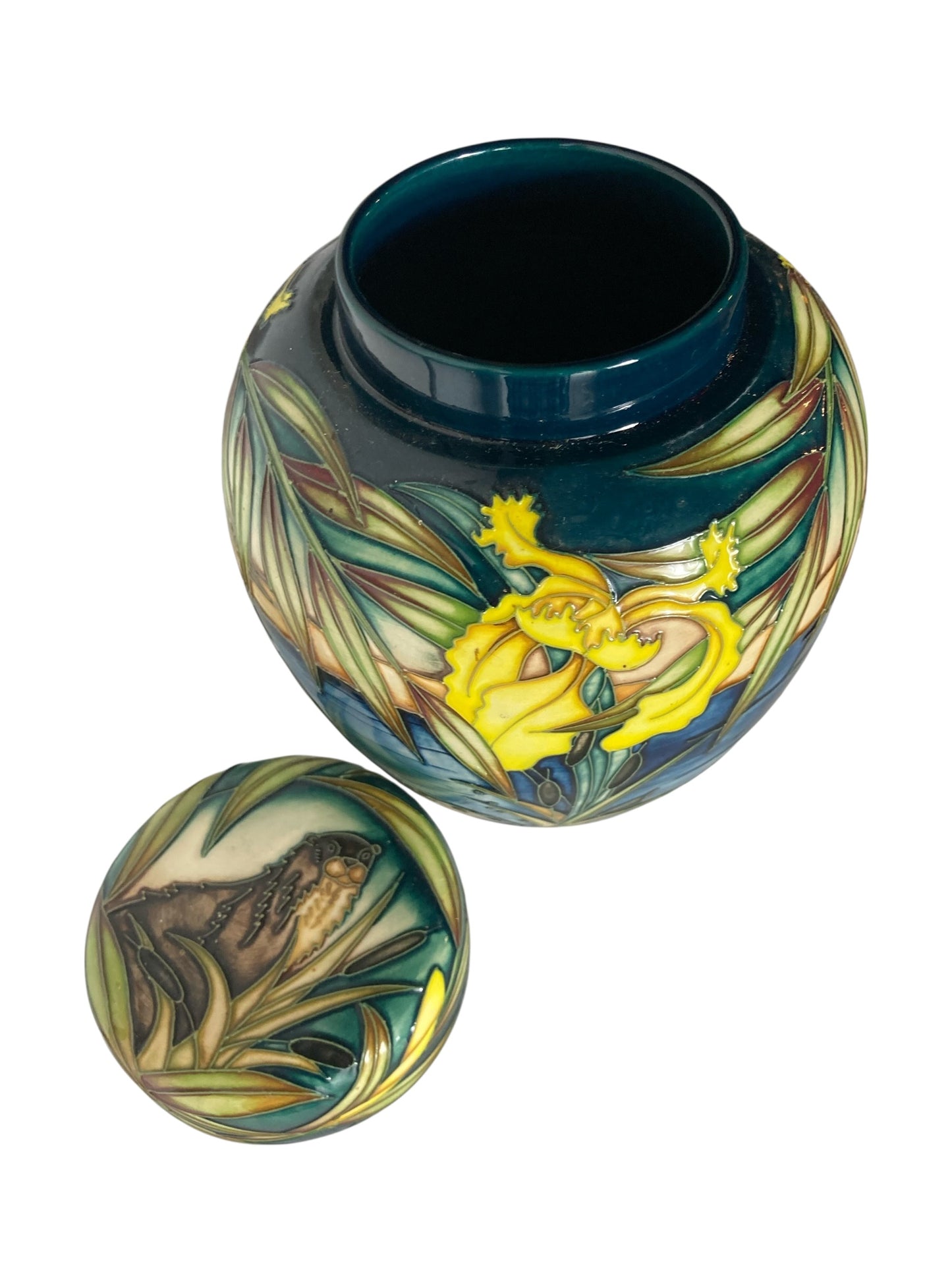 Moorcroft pottery 'Otters' ginger jar, designed by Sian Leeper