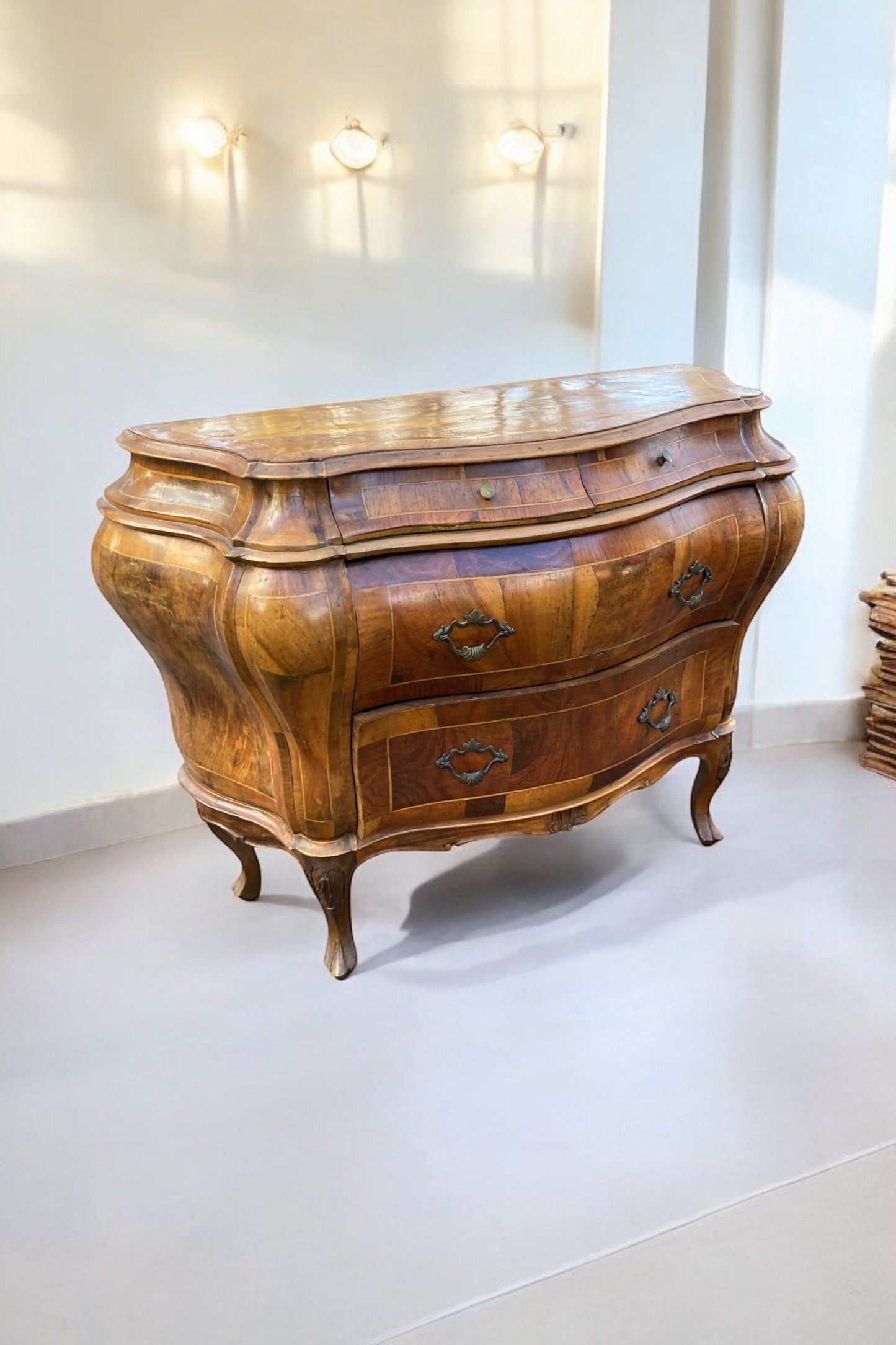 Italian Walnut Commode, chest of drawers 19th Century Bombe form