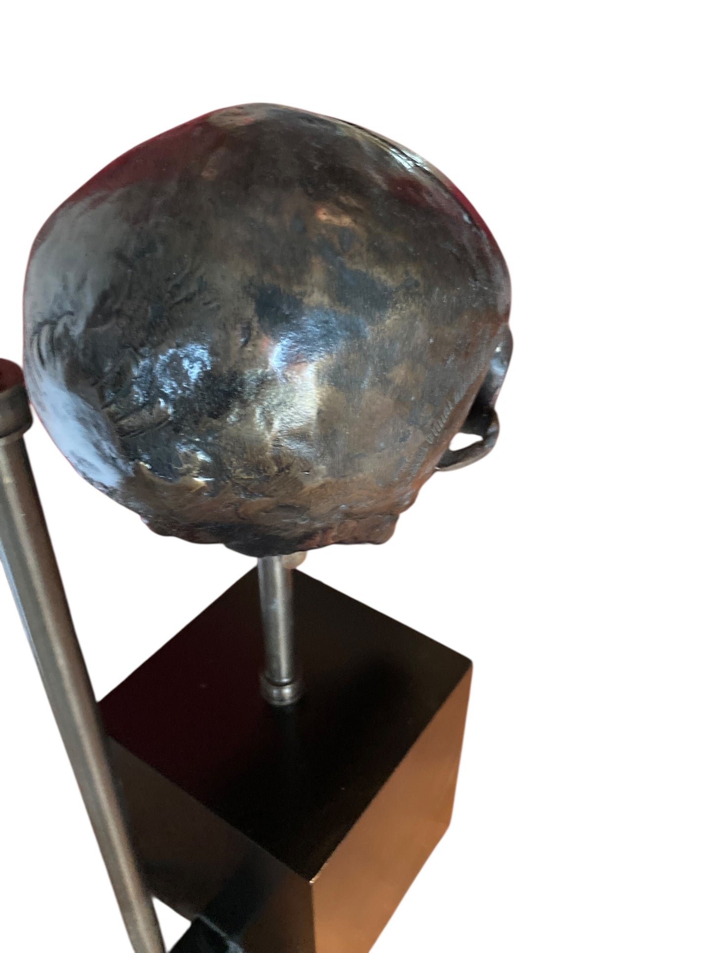 Extruder Skull Table Lamps designed by the luxury brand Eichholtz