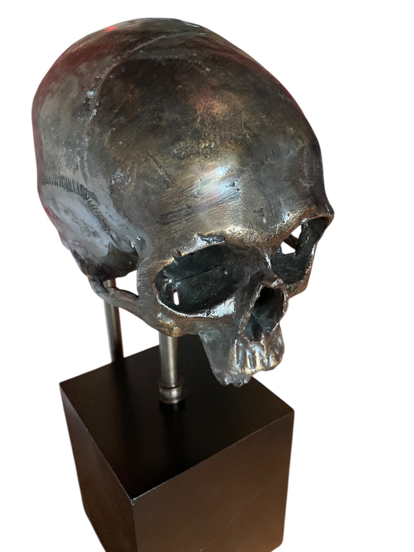 Extruder Skull Table Lamps designed by the luxury brand Eichholtz