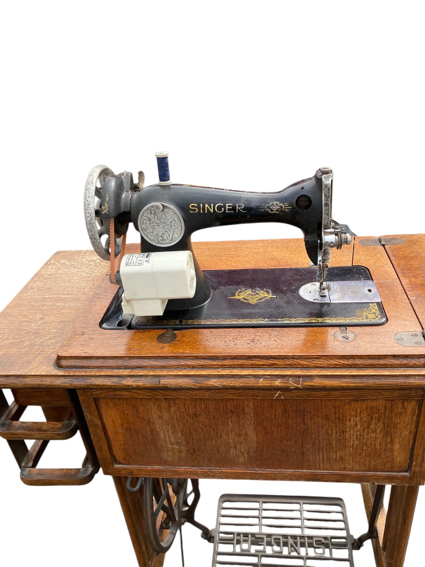 Vintage Singer treadle sewing machine, early 20th century, Operational