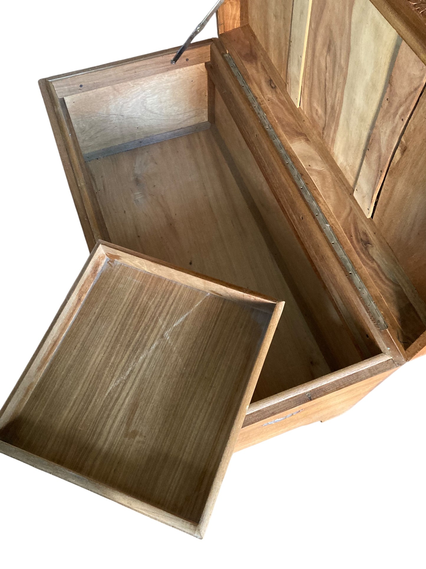 Camphor wood blanket chest or storage trunk Mid-20th-century Oriental or Singaporean design