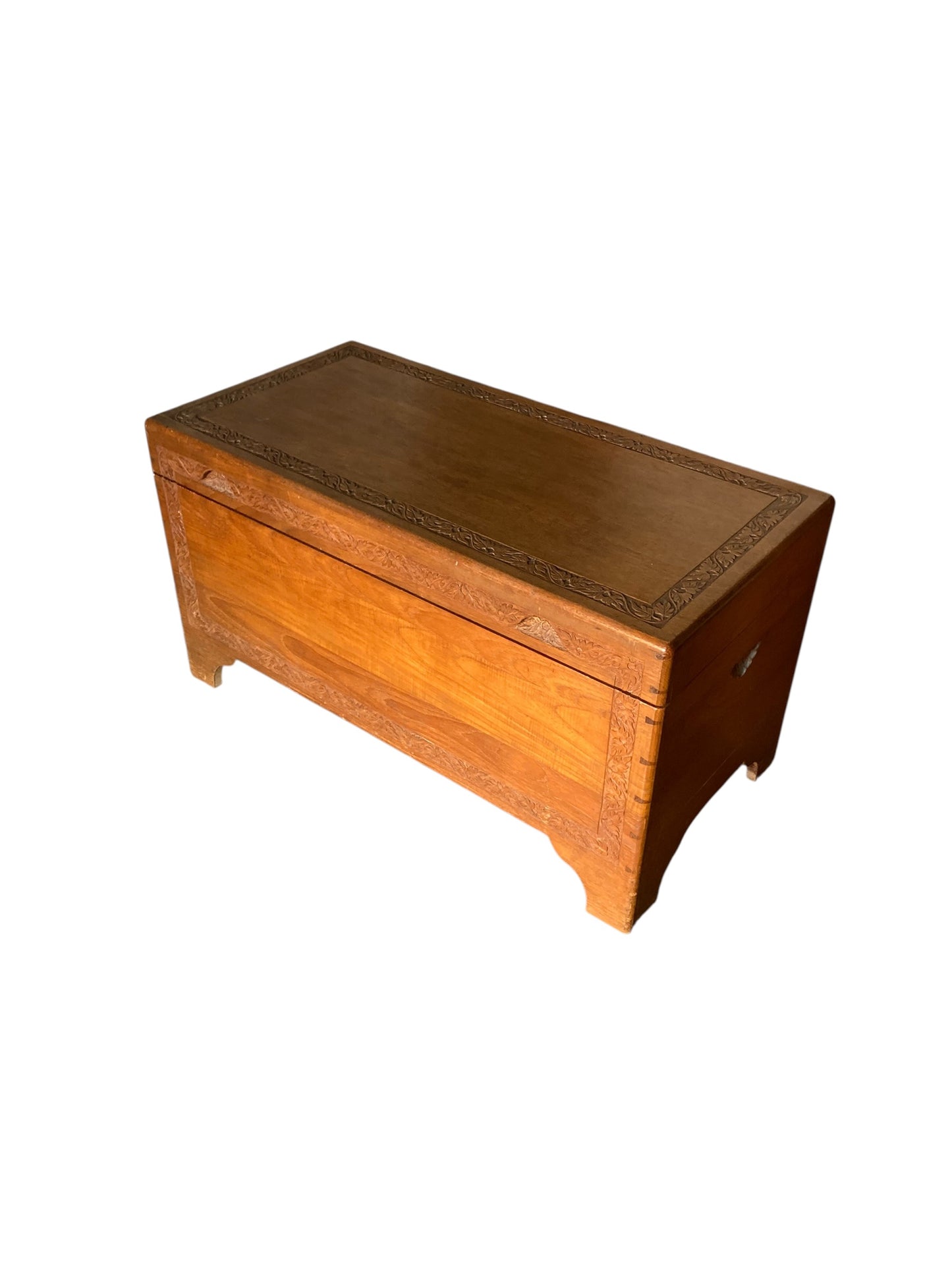 Camphor wood blanket chest or storage trunk Mid-20th-century Oriental or Singaporean design