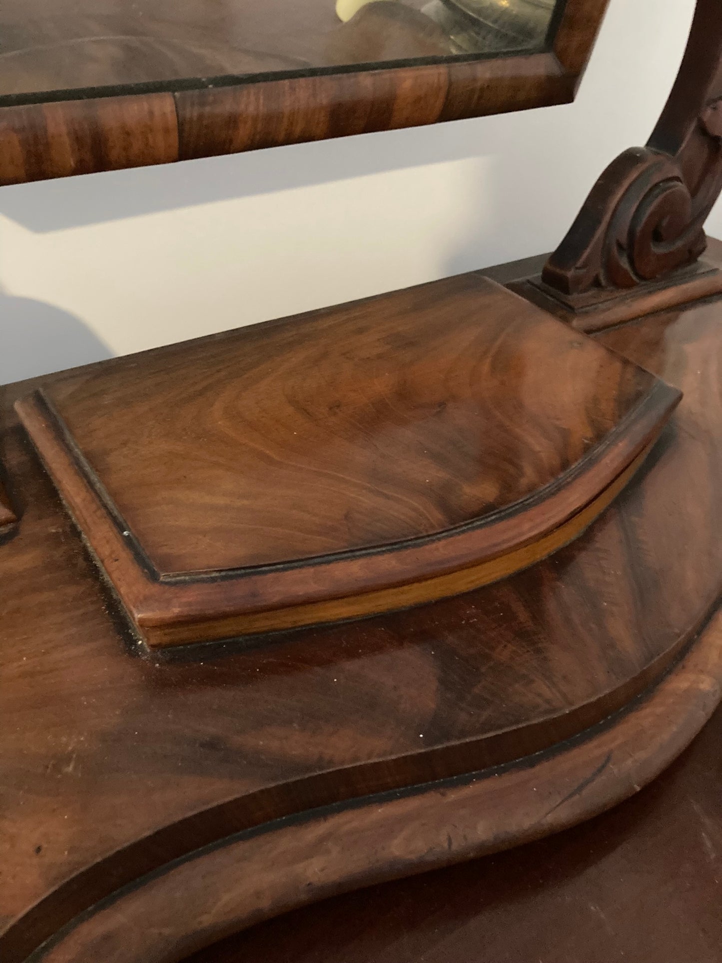 Victorian Mahogany Dressing Table swing Mirror Carved Scottish Thistle Carving Late 19 Century