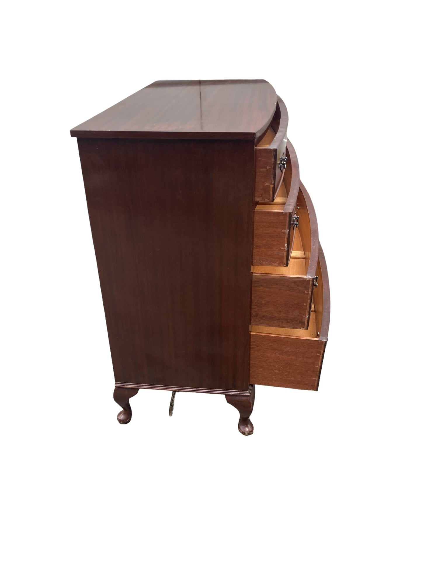 Bow fronted Mahogany Chest of 4 graduated drawers,