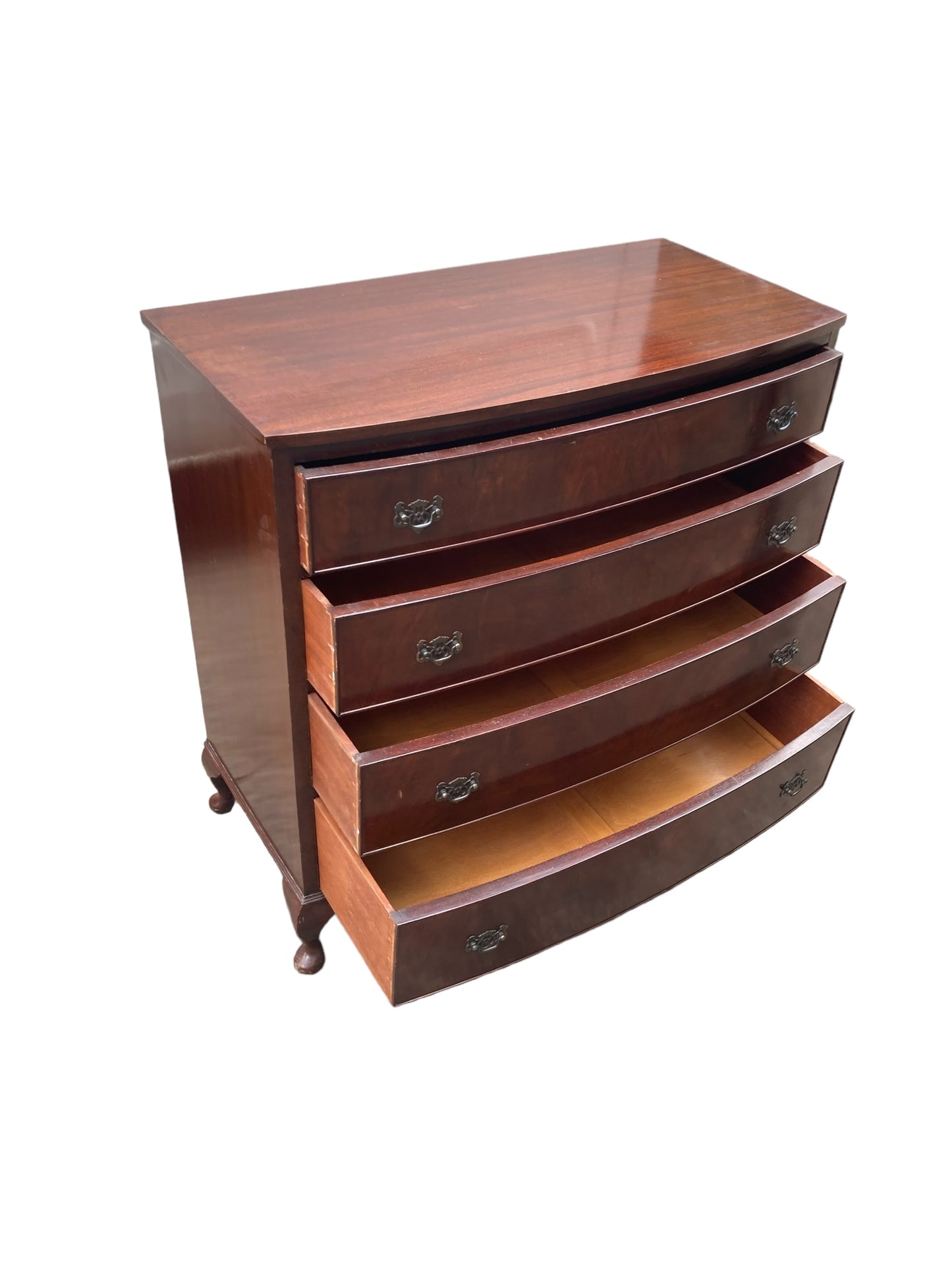 Bow fronted Mahogany Chest of 4 graduated drawers,