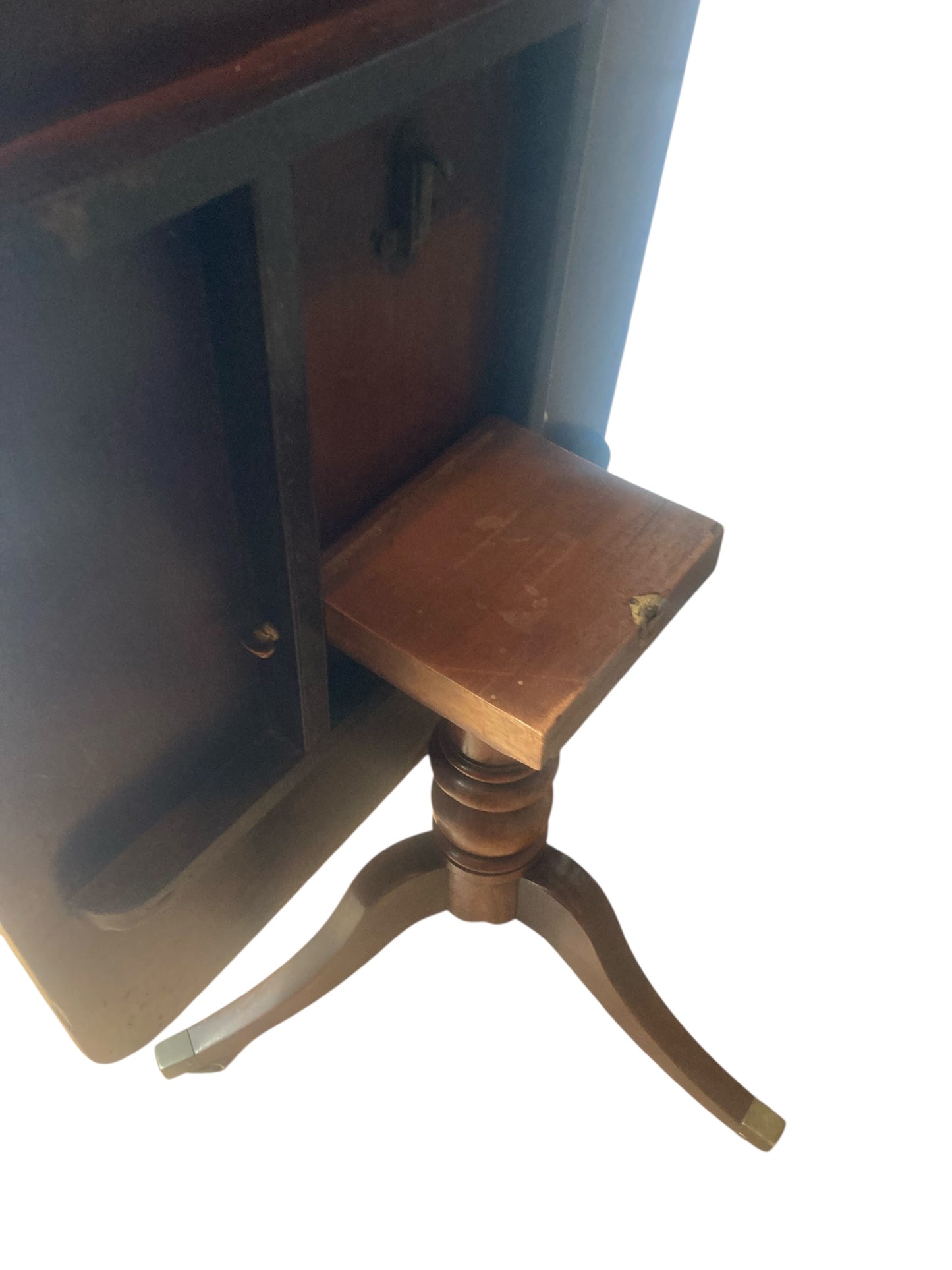 Georgian mahogany Tilt top table on brass castors