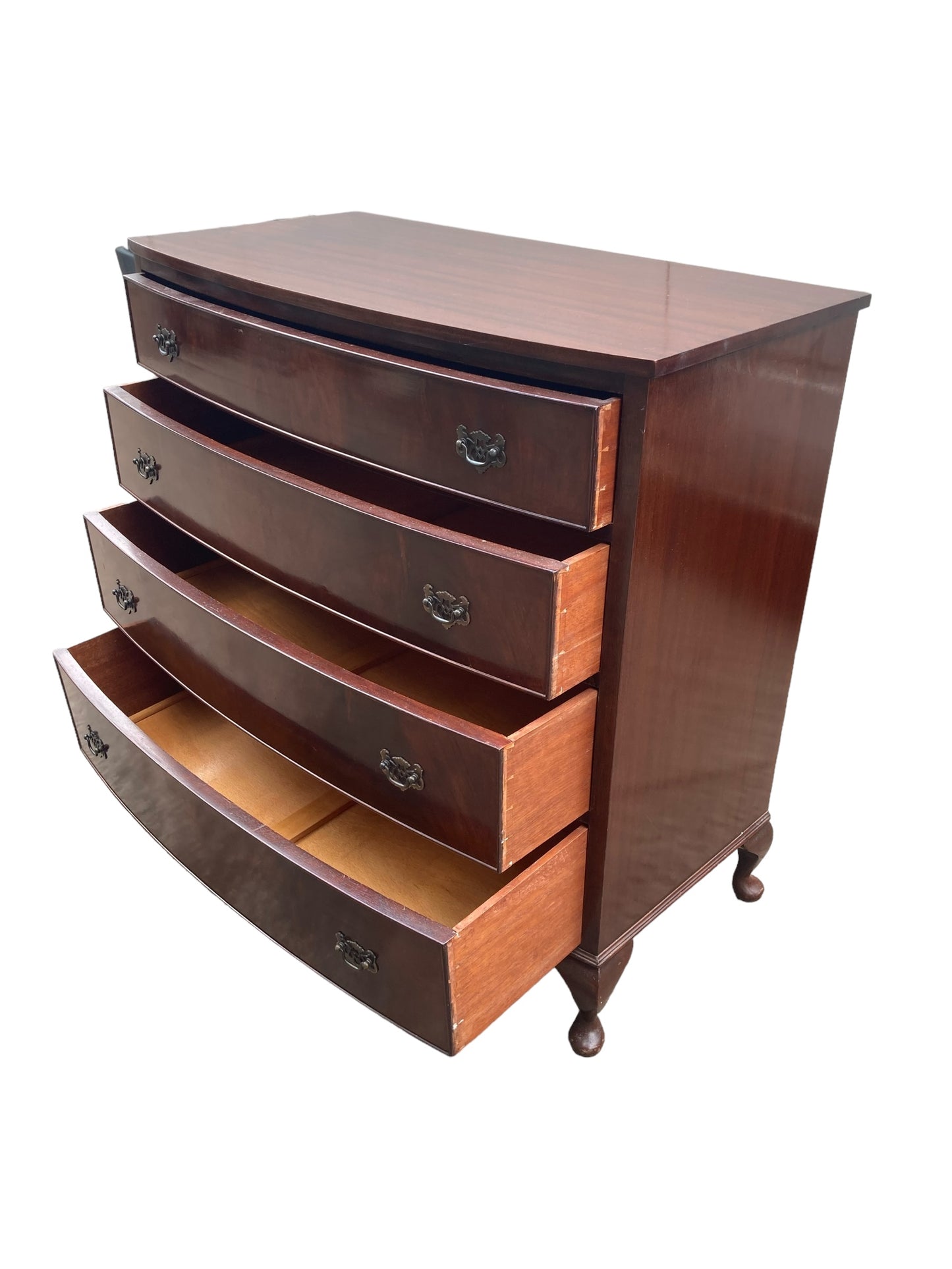 Bow fronted Mahogany Chest of 4 graduated drawers,