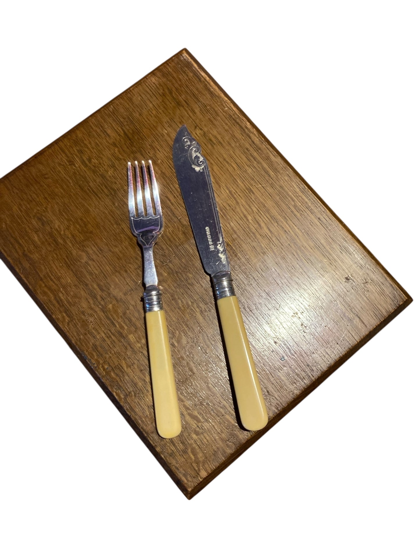 12 PIECE CASED SILVER PLATED FISH CUTLERY SET – DEAKIN & SONS