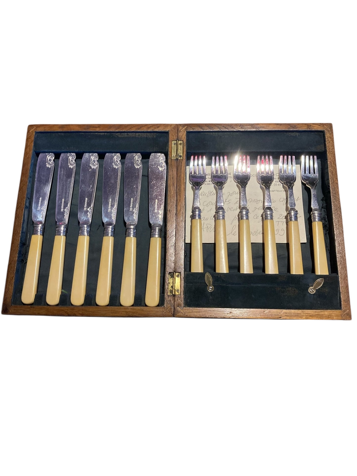 12 PIECE CASED SILVER PLATED FISH CUTLERY SET – DEAKIN & SONS