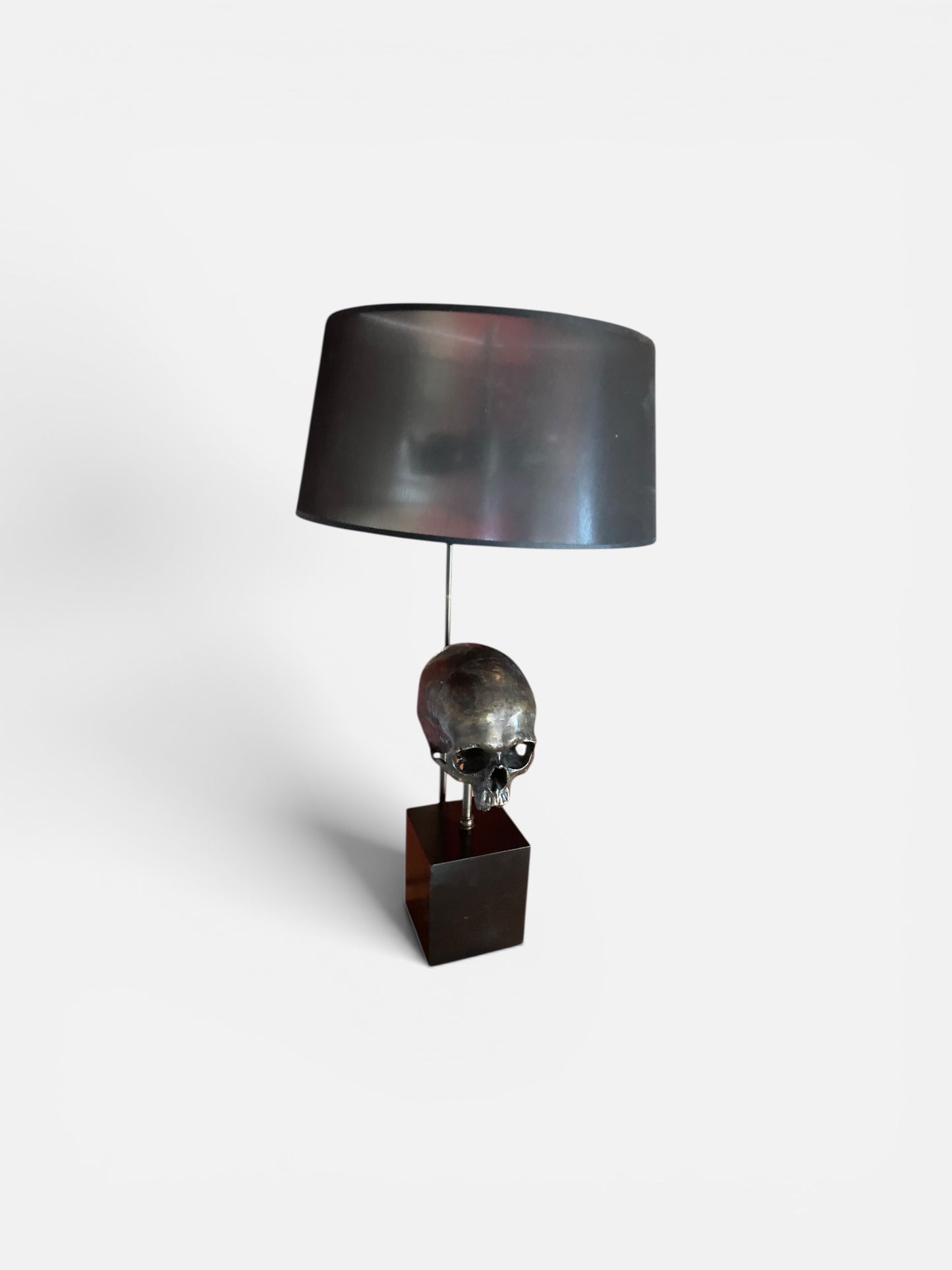 Extruder Skull Table Lamps designed by the luxury brand Eichholtz